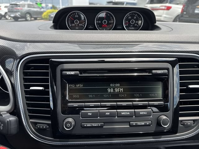 Used 2015 Volkswagen Beetle R-Line FWD image 22