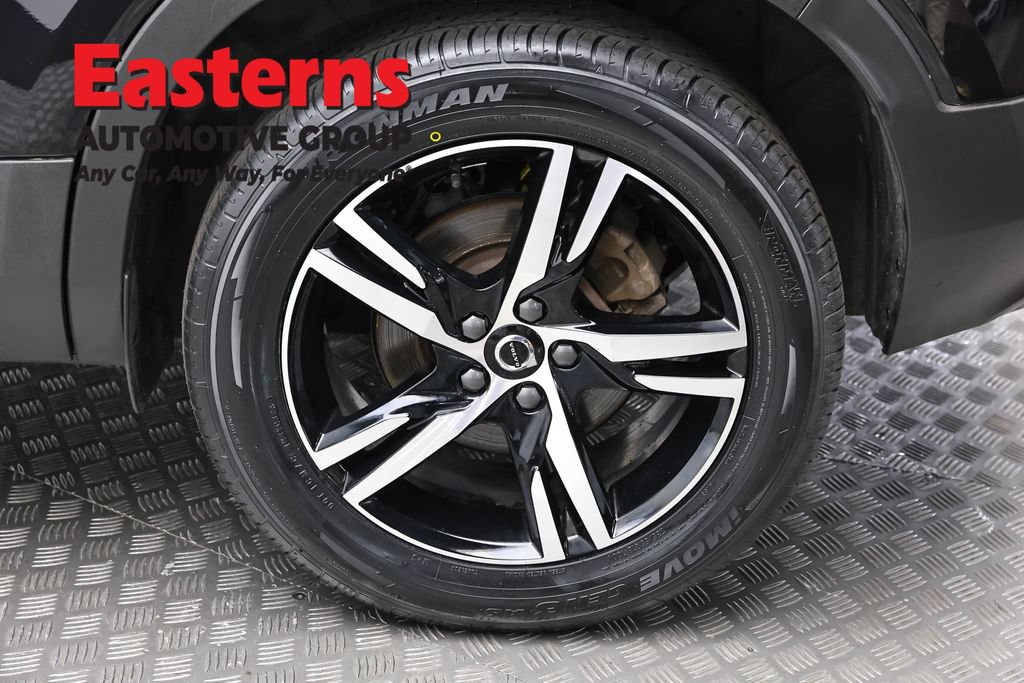 Used 2024 Volvo XC40 B5 Core AWD/4WD image 8