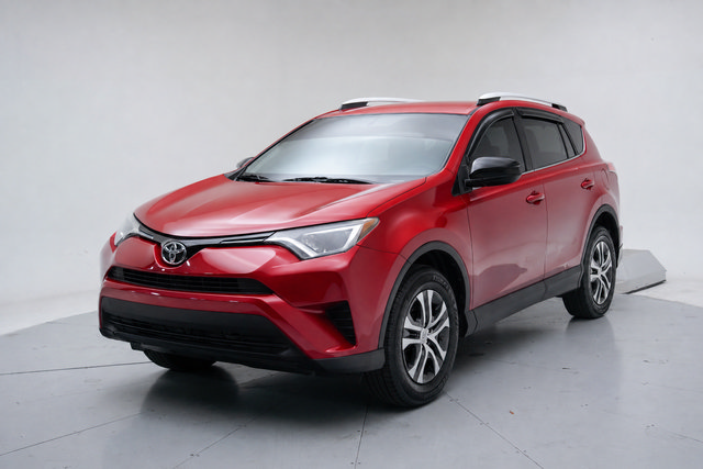 Used 2016 Toyota RAV4 LE AWD/4WD video 1