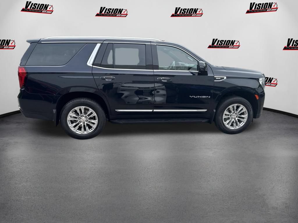 Used 2023 GMC Yukon SLT w/ SLT Luxury Package AWD/4WD image 4
