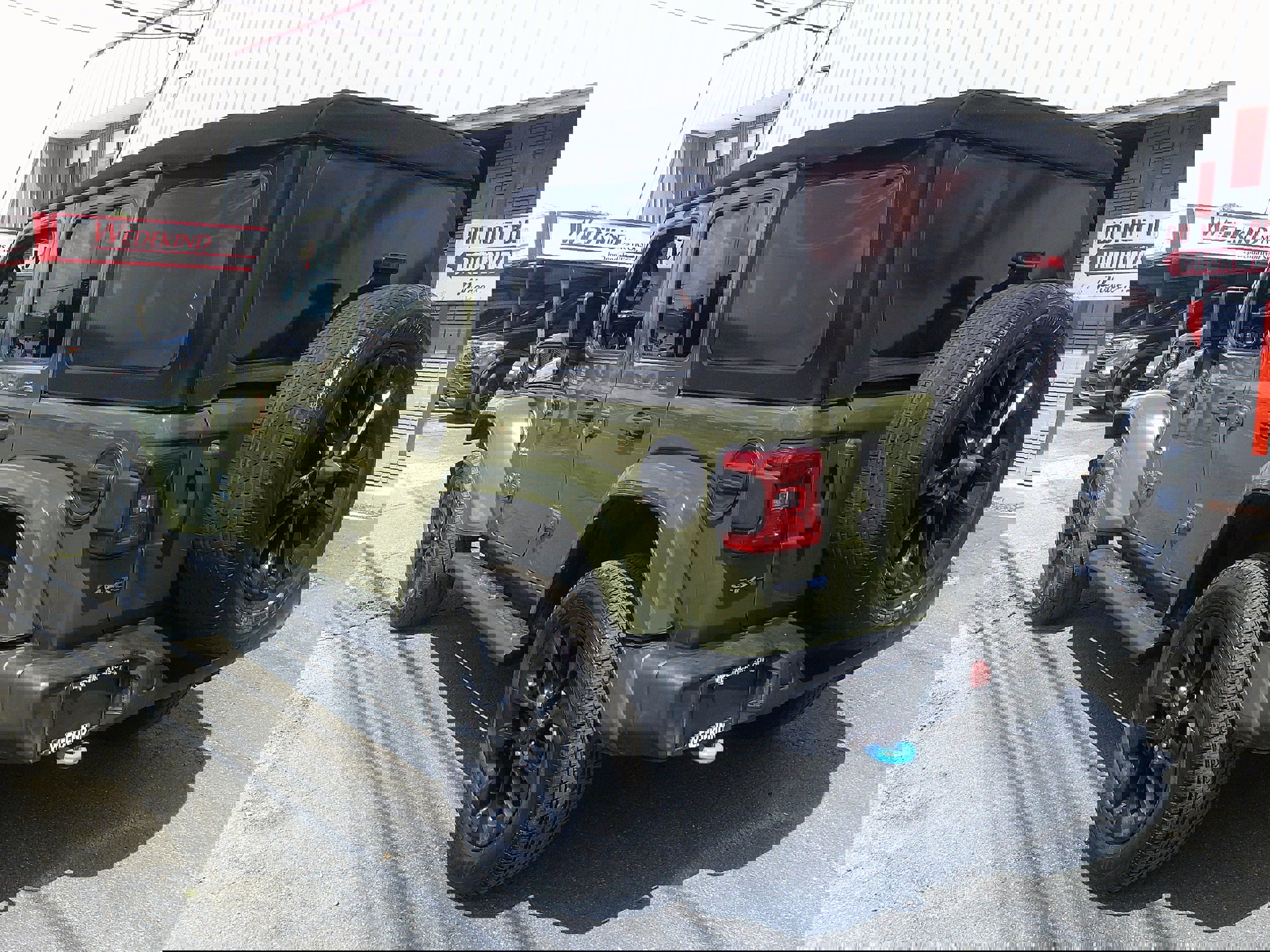 Used 2022 Jeep Wrangler Sahara image 3