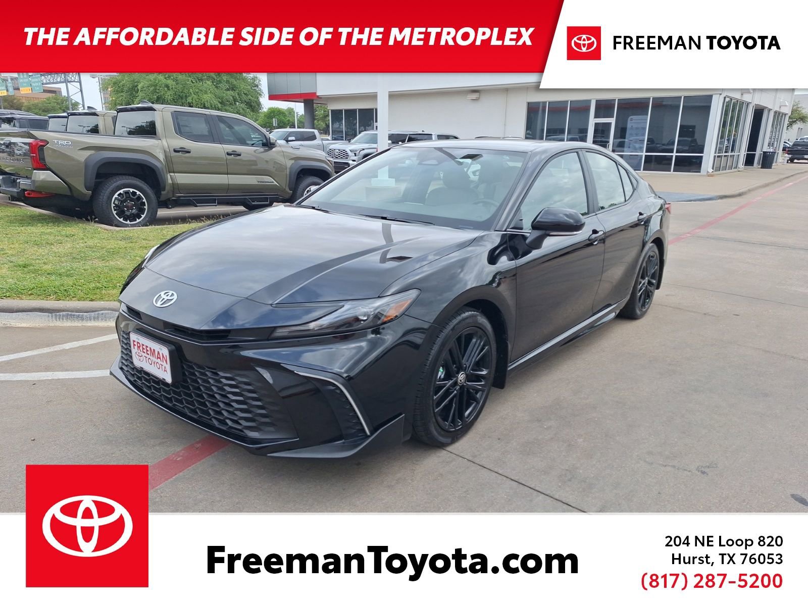 Used 2025 Toyota Camry SE FWD image 1