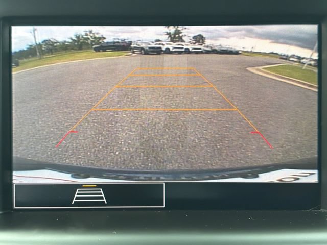 Used 2024 GMC Terrain SLE AWD/4WD image 29
