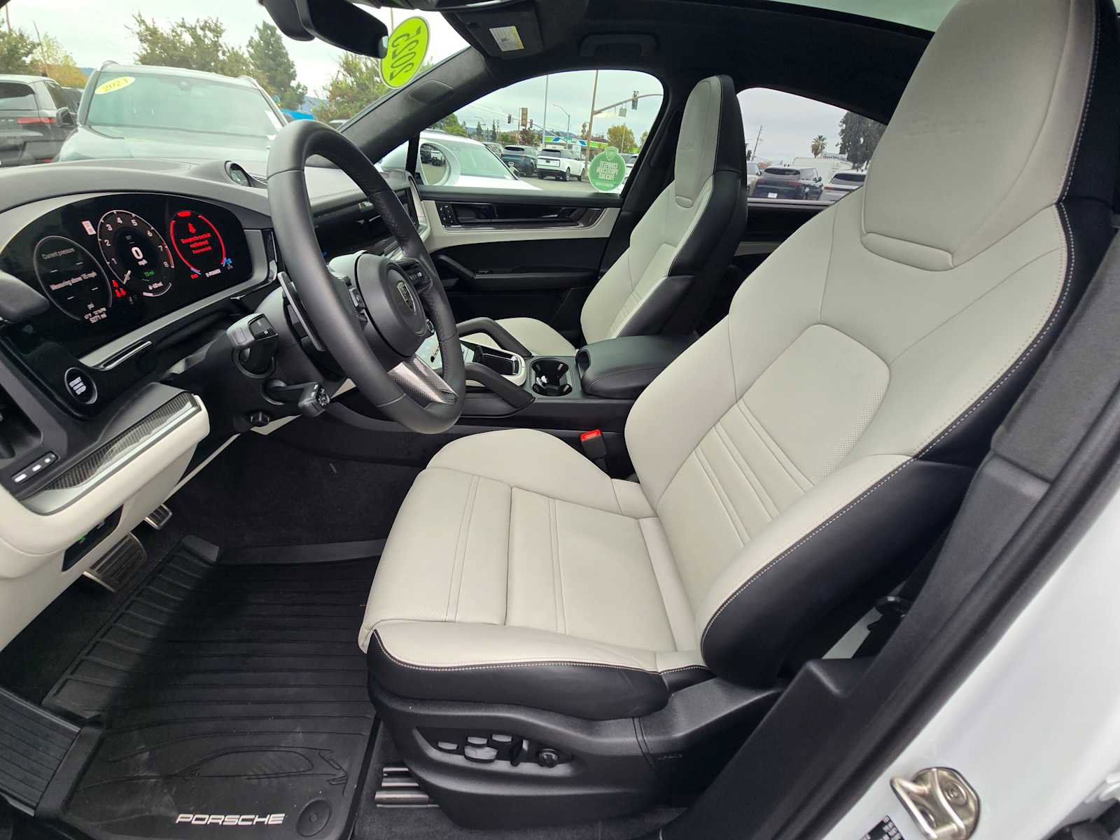 Used 2025 Porsche Cayenne Turbo image 26