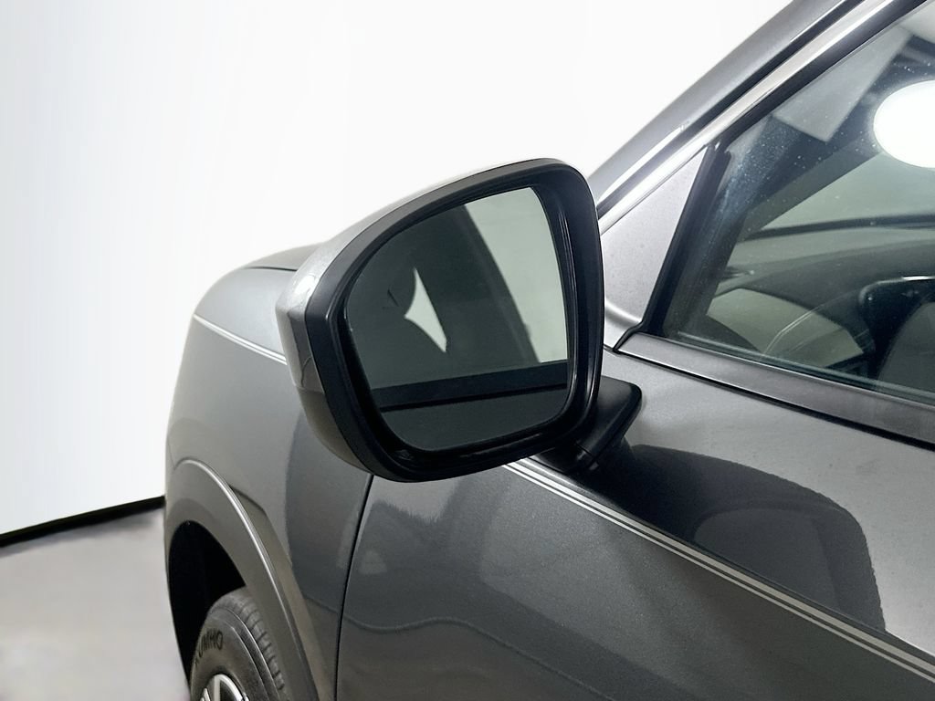 Used 2025 Nissan Kicks SV FWD image 33