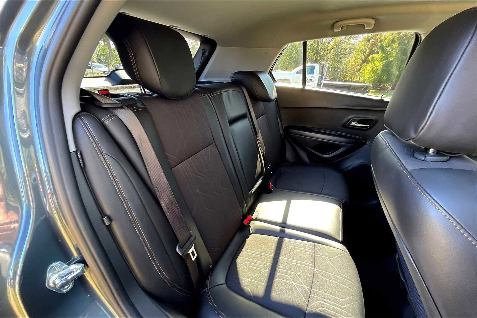 Certified 2021 Chevrolet Trax LT w/ Driver Confidence Package image 25