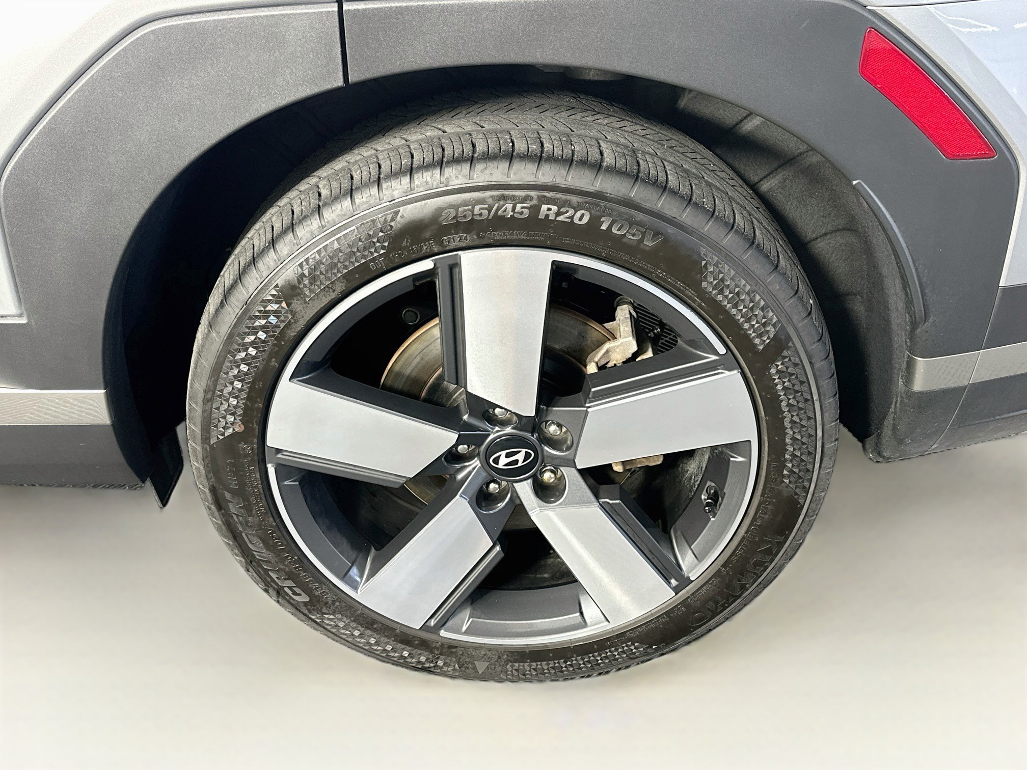 Used 2025 Hyundai Santa Fe Limited FWD image 11