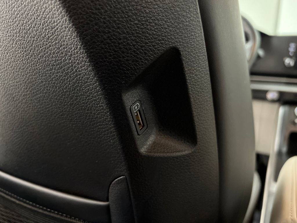 Used 2024 Kia Carnival LX image 17