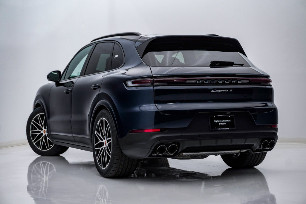 New 2026 Porsche Cayenne GTS AWD/4WD image 3