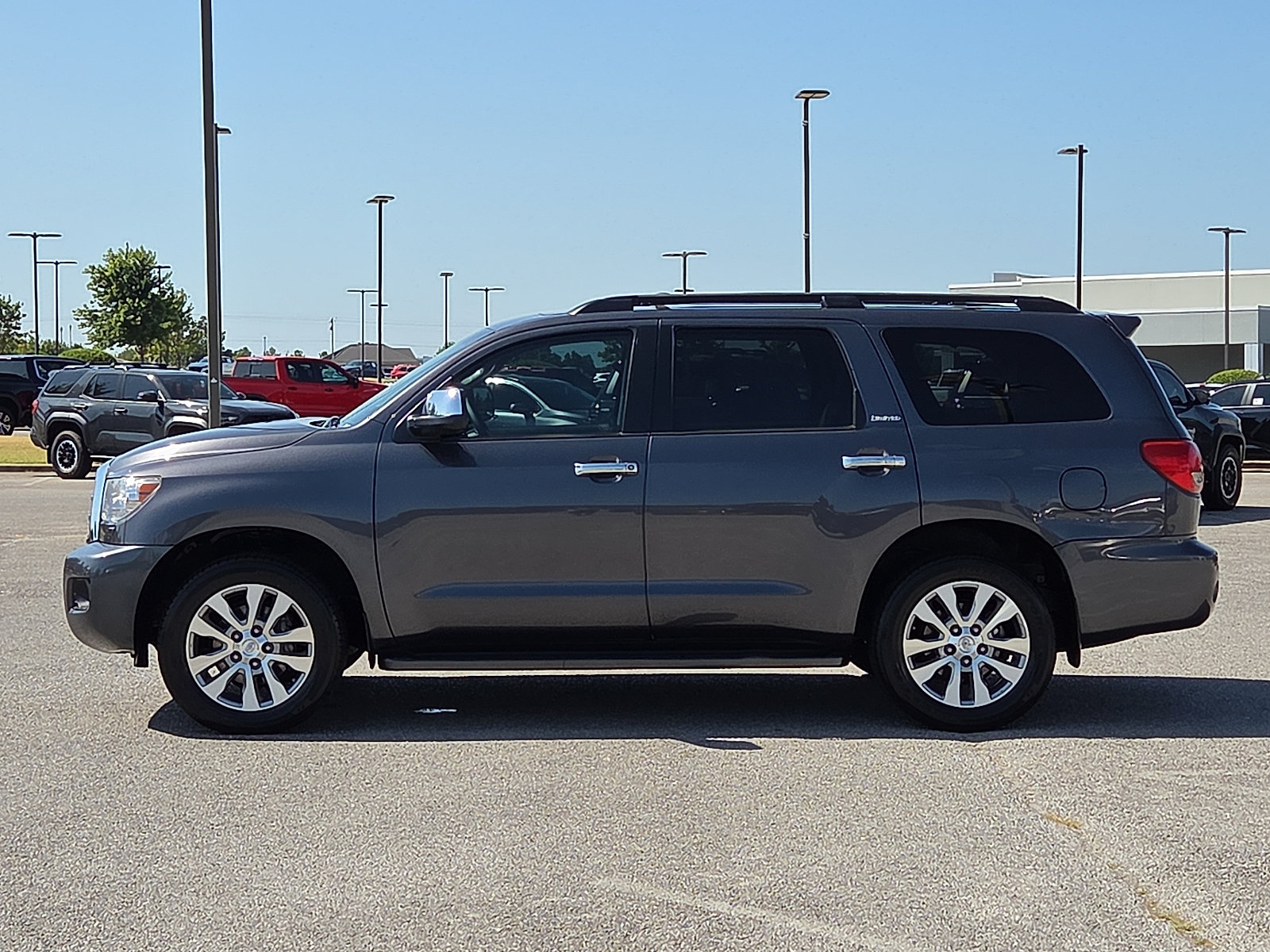 Used 2013 Toyota Sequoia Limited AWD/4WD image 3