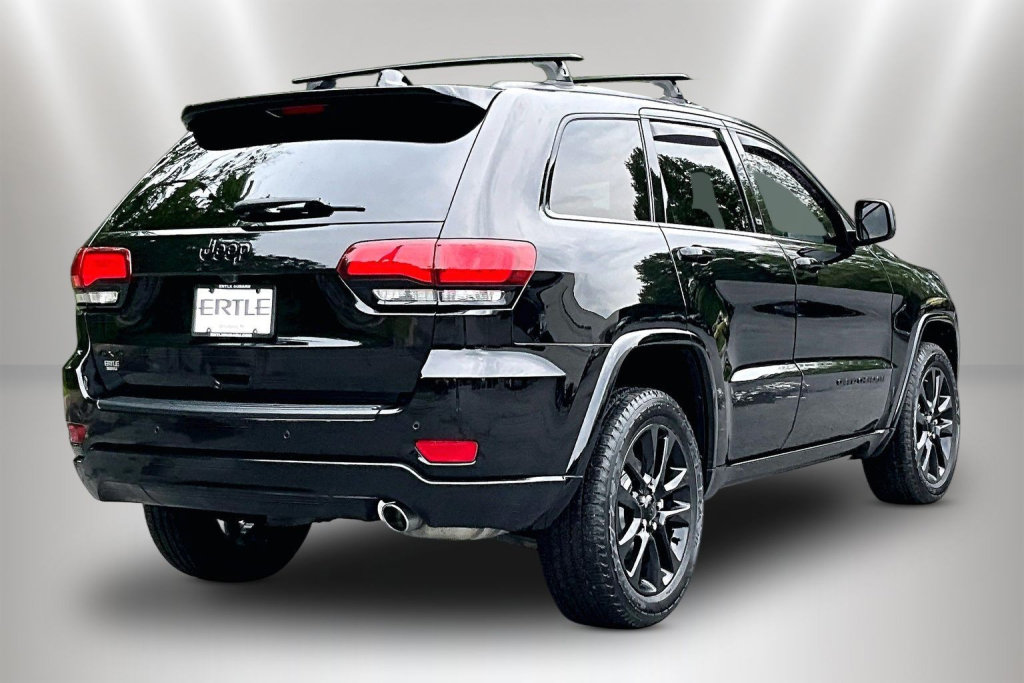 Used 2021 Jeep Grand Cherokee Laredo X AWD/4WD image 5
