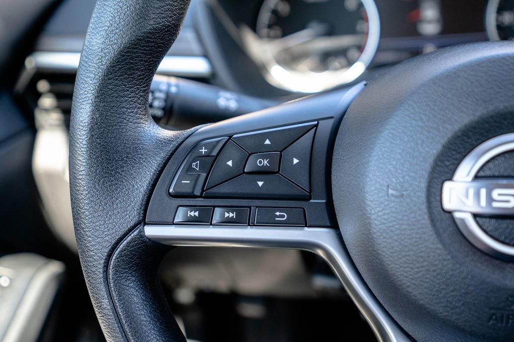 Used 2024 Nissan Altima 2.5 SV FWD image 15