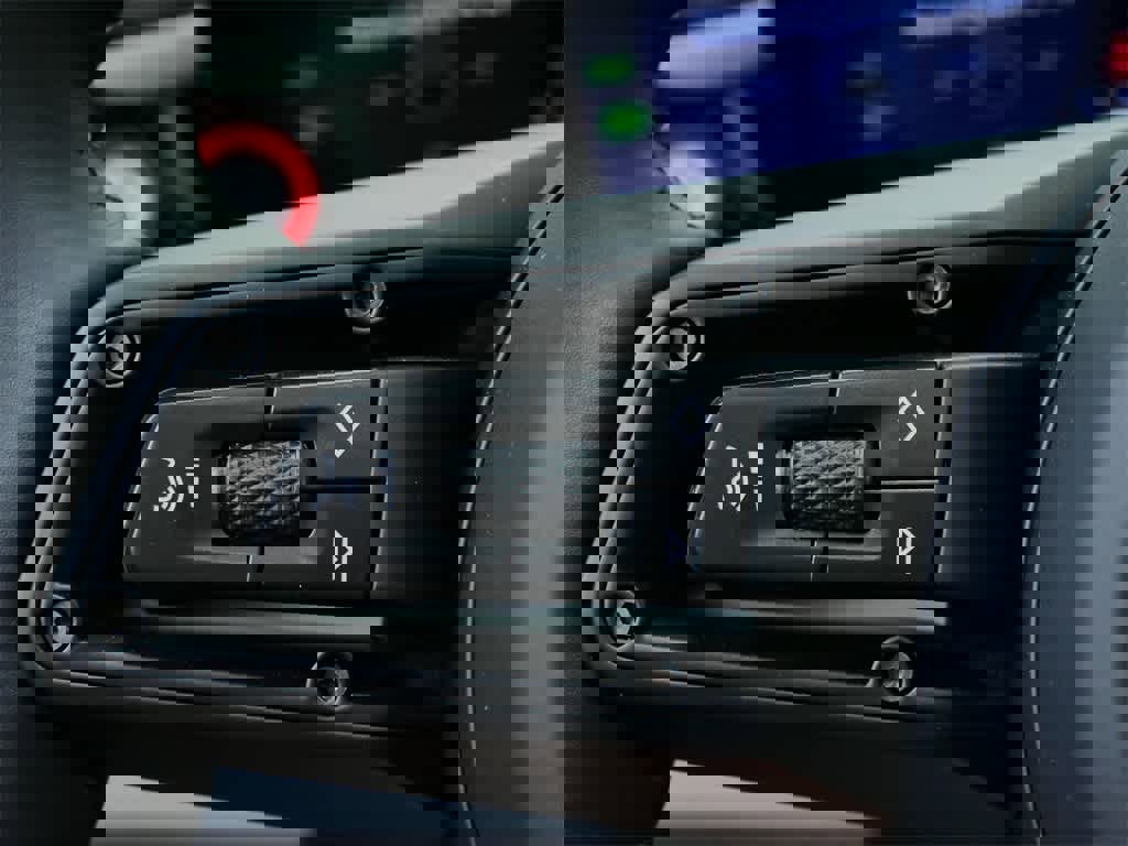 New 2025 Porsche Macan Turbo Electric image 22