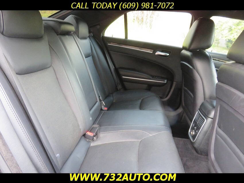 Used 2012 Chrysler 300 C RWD image 22