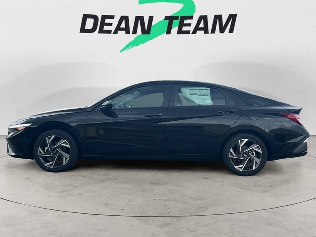 Certified 2025 Hyundai Elantra SEL FWD image 4
