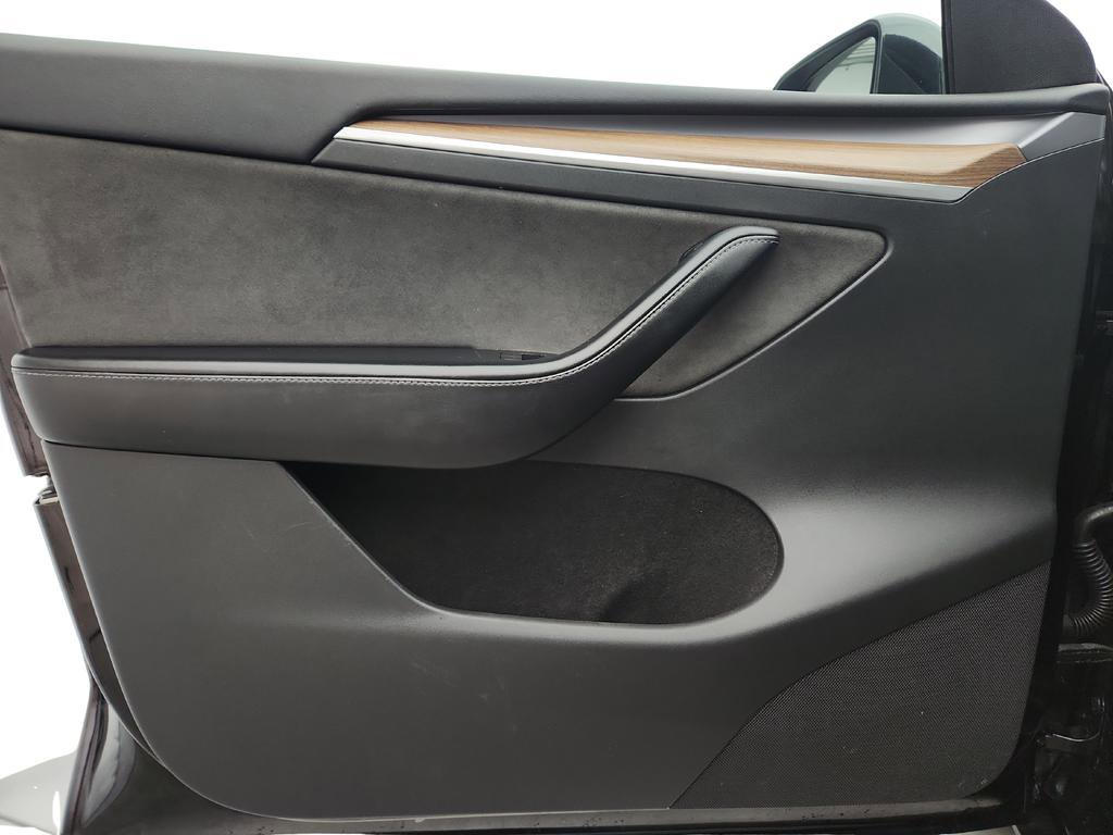 Used 2023 Tesla Model Y Long Range image 19