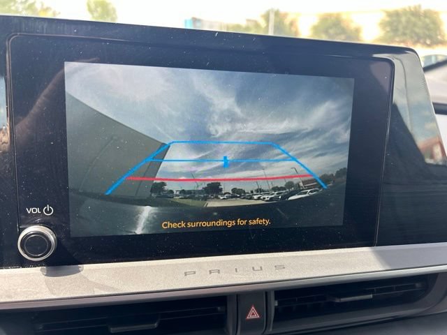 Used 2025 Toyota Prius LE FWD image 14