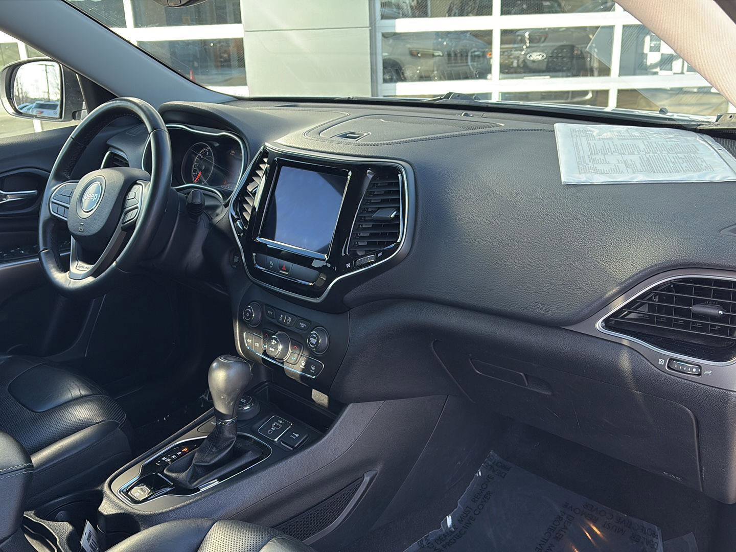 Used 2019 Jeep Cherokee Limited image 22