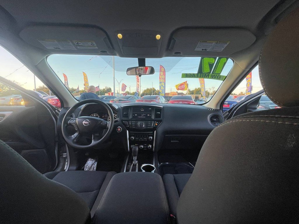 Used 2017 Nissan Pathfinder S image 22