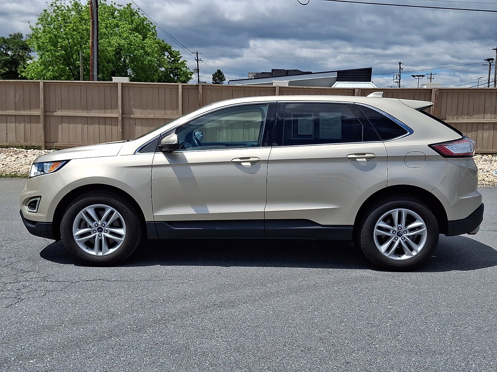 Used 2017 Ford Edge SEL w/ Class II Trailer Tow Package AWD/4WD image 8