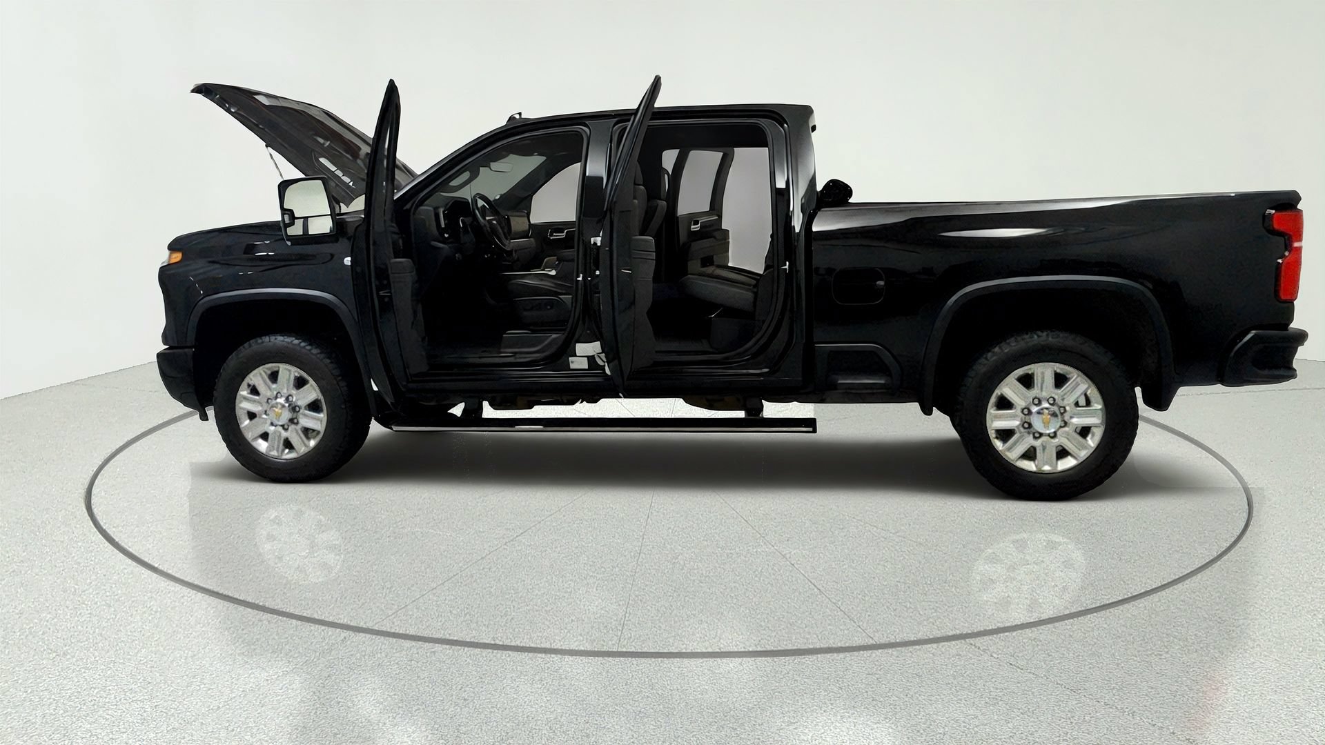 Used 2025 Chevrolet Silverado 2500 High Country w/ High Country Premium Package AWD/4WD image 10