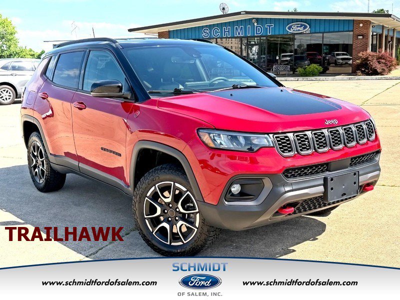 Used 2025 Jeep Compass Trailhawk AWD/4WD image 1