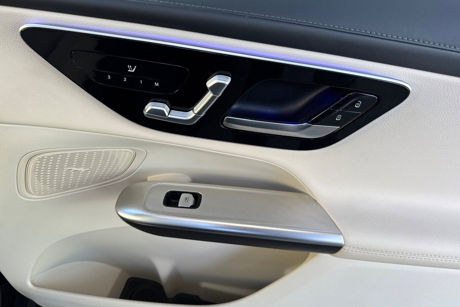 Certified 2024 Mercedes-Benz GLC 300 image 34