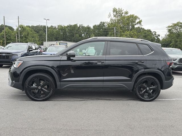 Used 2025 Volkswagen Taos SEL AWD/4WD image 6