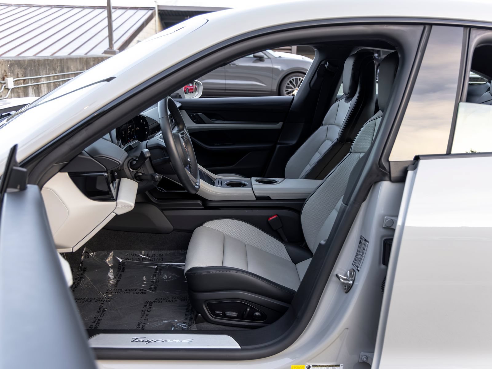 Certified 2025 Porsche Taycan AWD/4WD image 24