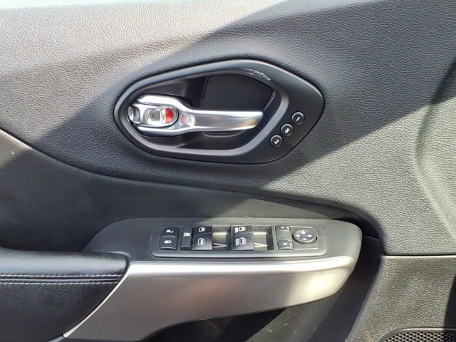 Used 2019 Jeep Cherokee High Altitude image 23