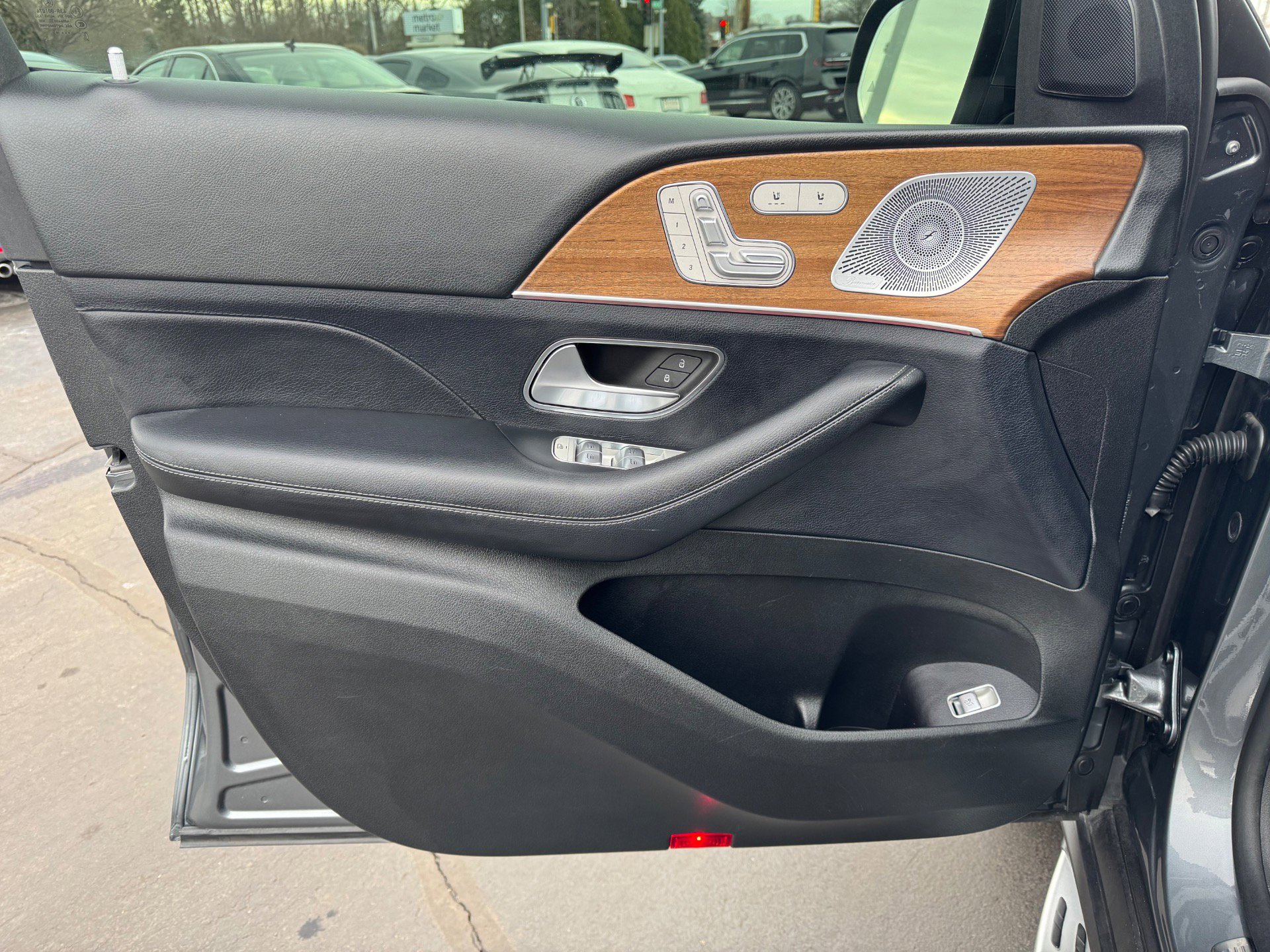 Used 2020 Mercedes-Benz GLS 450 4MATIC image 6