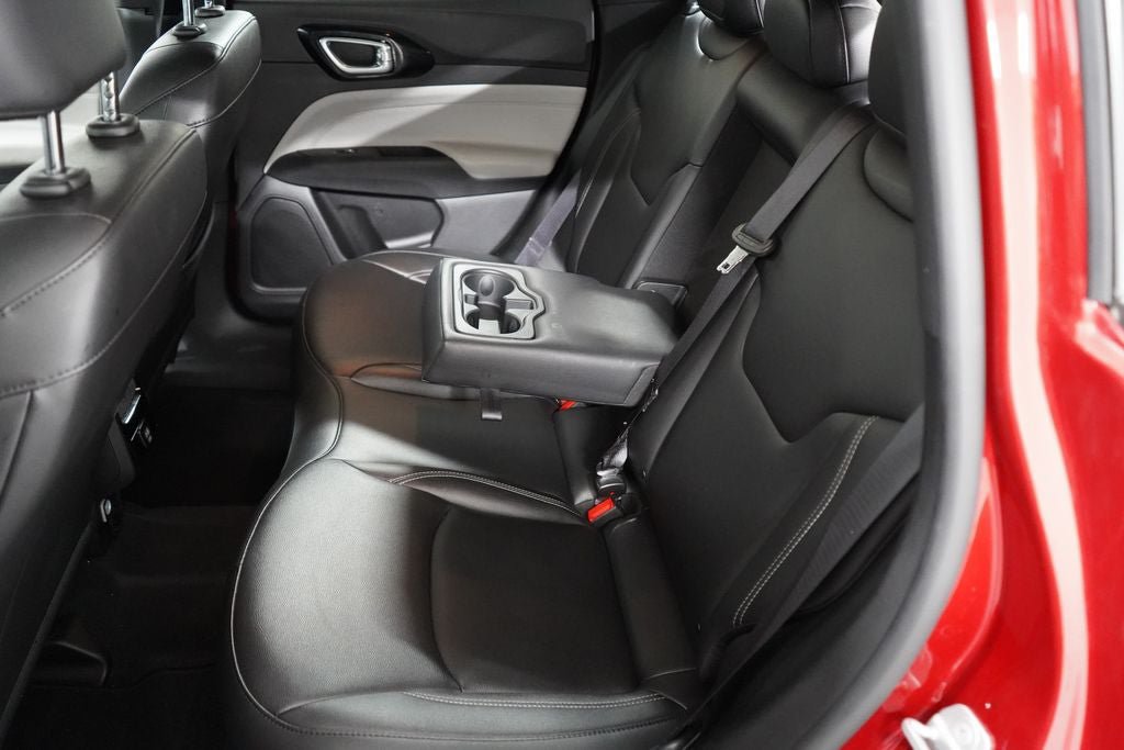 Used 2025 Jeep Compass Limited AWD/4WD image 19