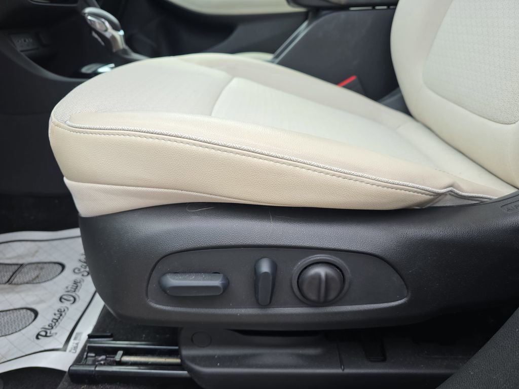 Certified 2023 Buick Encore GX Preferred w/ Cold Weather Comfort Package FWD image 31