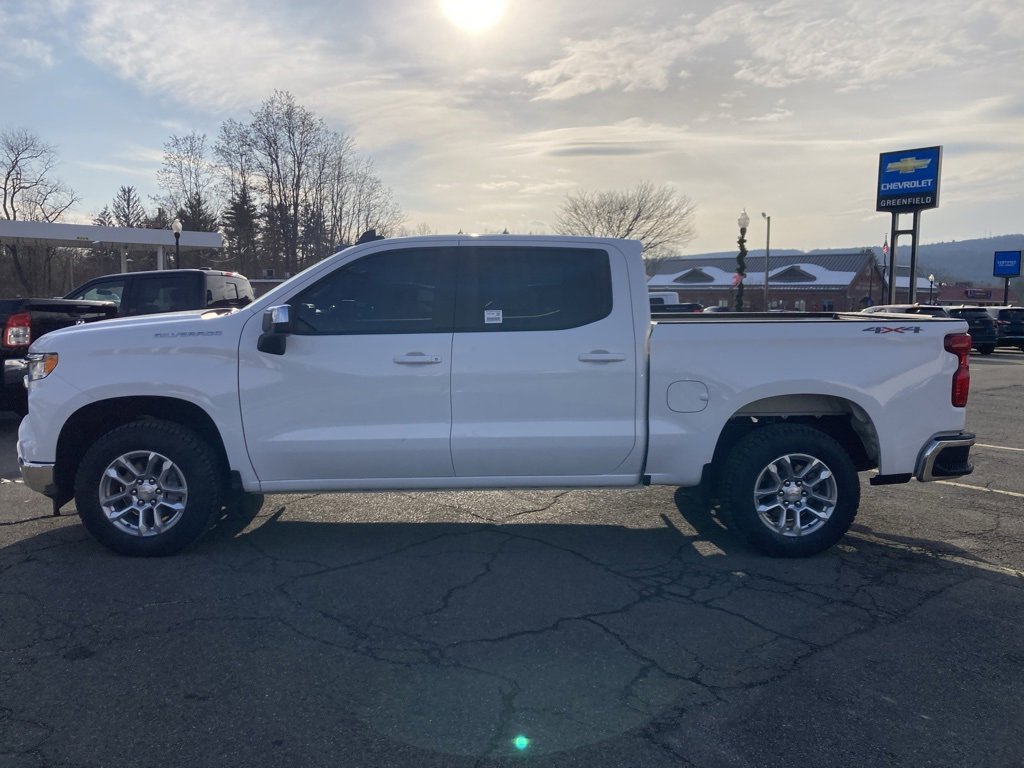 Used 2024 Chevrolet Silverado 1500 LT image 4