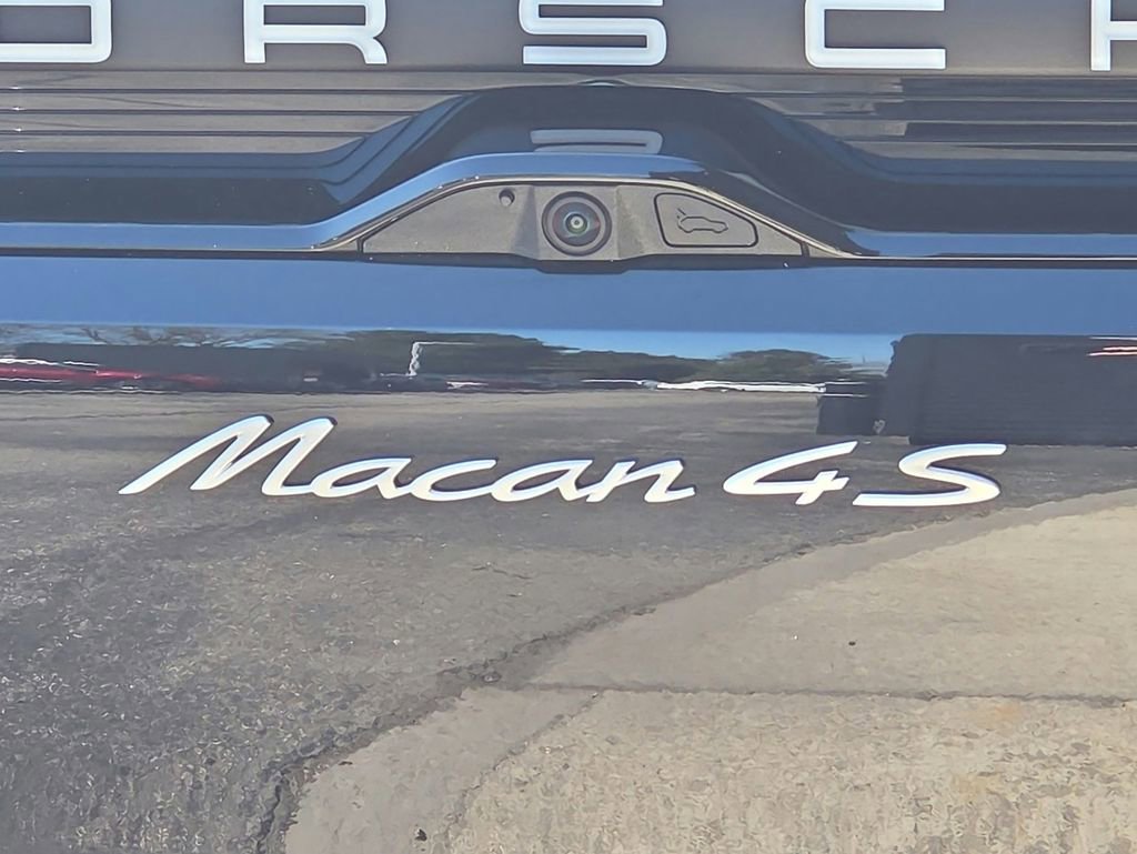 Certified 2025 Porsche Macan 4S Electric image 28