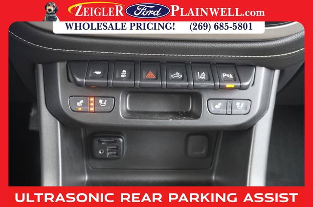 Used 2022 GMC Canyon Denali w/ Denali Black Edition Package image 16