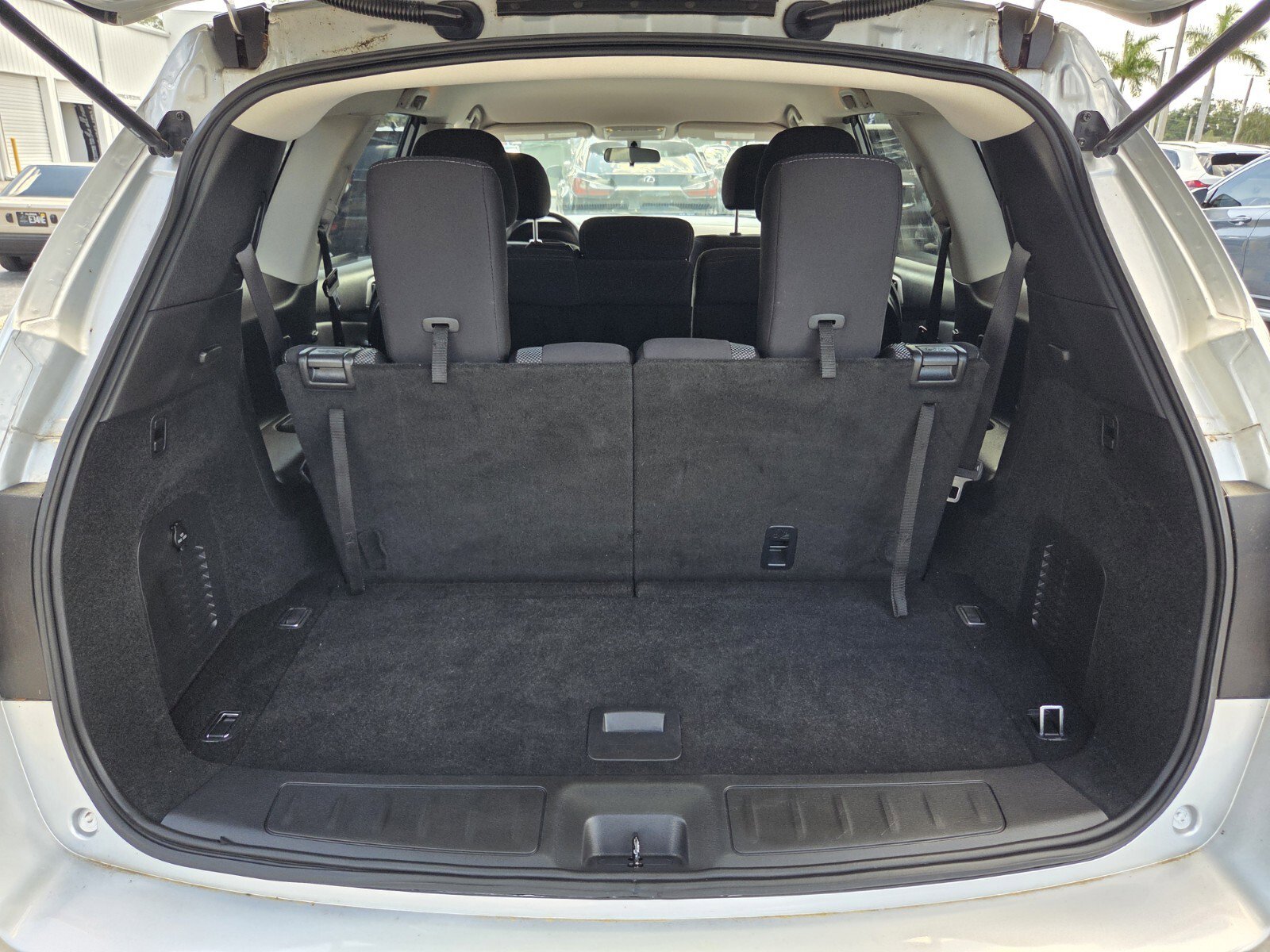 Used 2020 Nissan Pathfinder S FWD image 16
