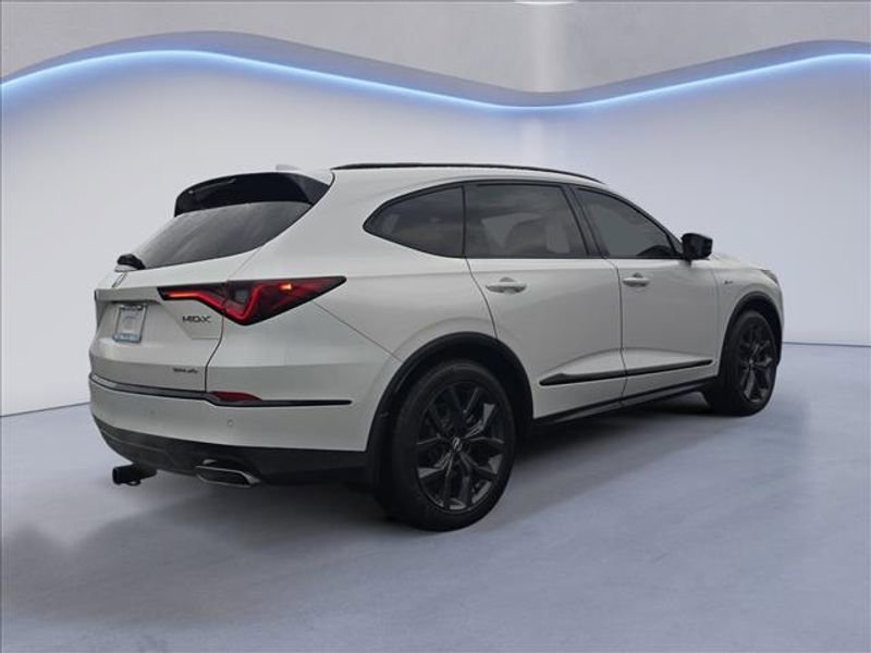 Used 2023 Acura MDX A-Spec image 5