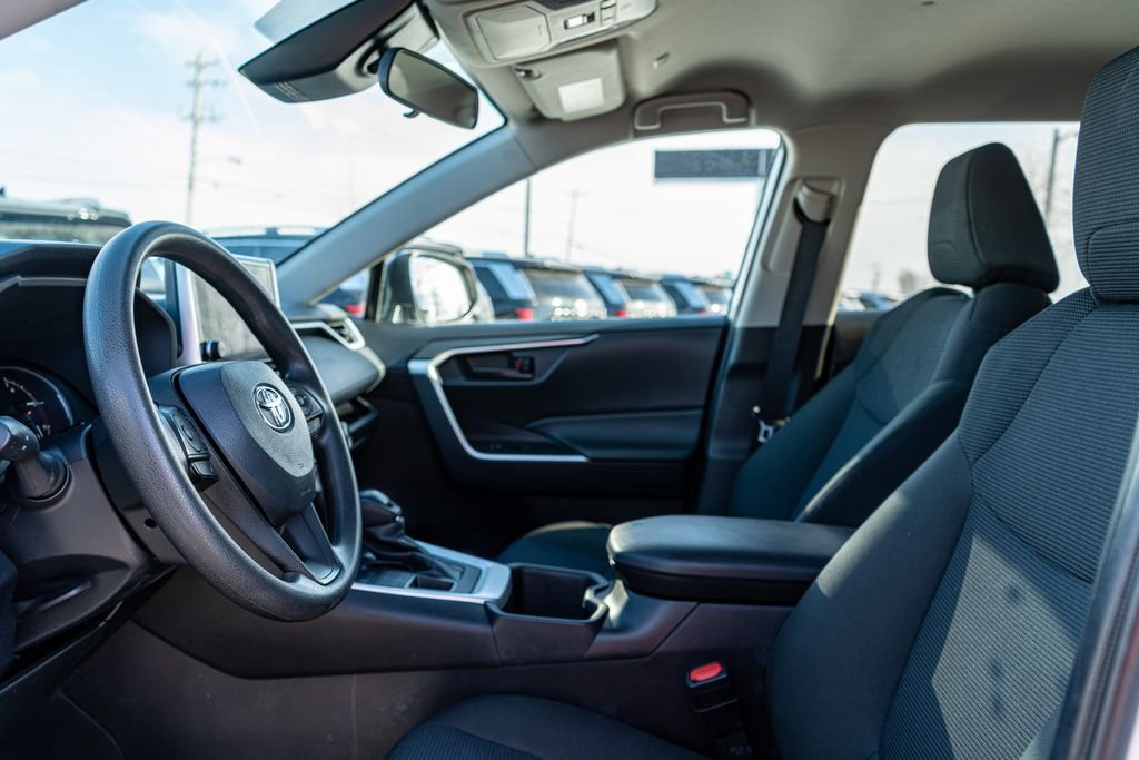 Used 2024 Toyota RAV4 LE image 23