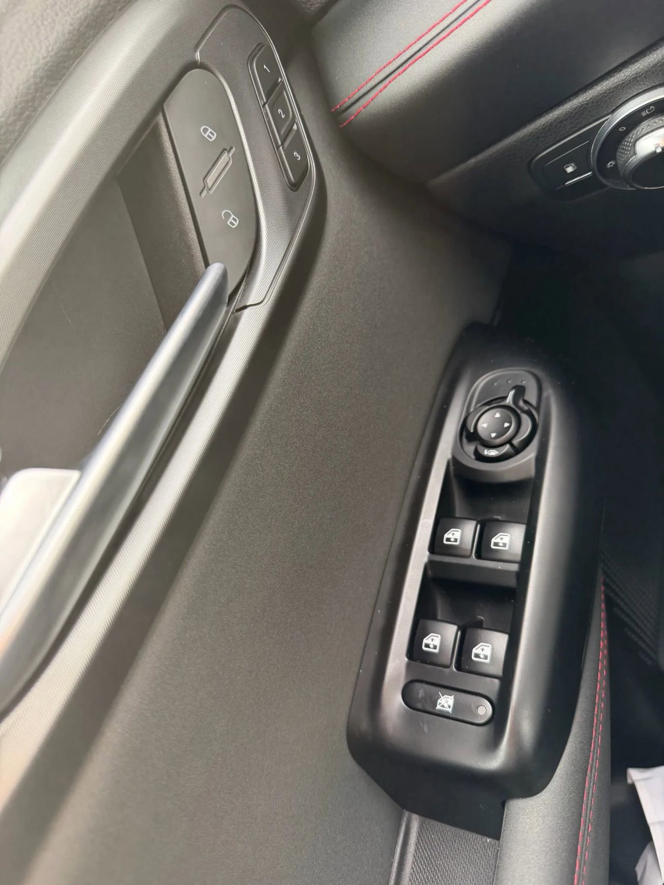 Used 2024 Dodge Hornet R/T image 23