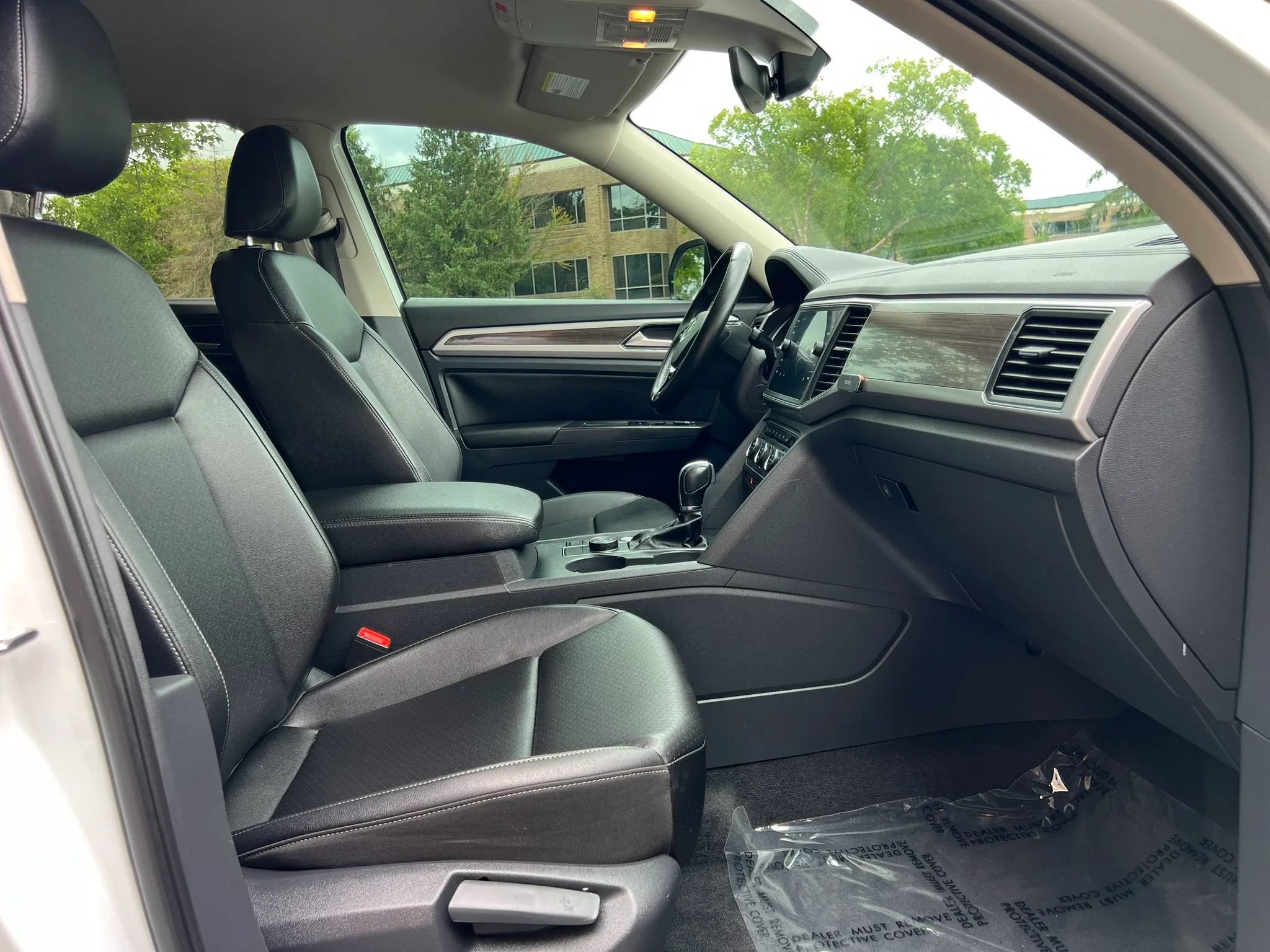 Used 2018 Volkswagen Atlas SE AWD/4WD image 16