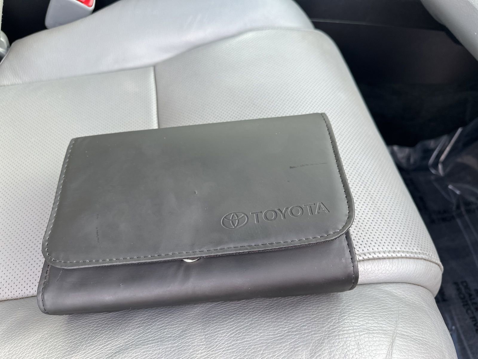 Used 2014 Toyota Sequoia Platinum AWD/4WD image 56