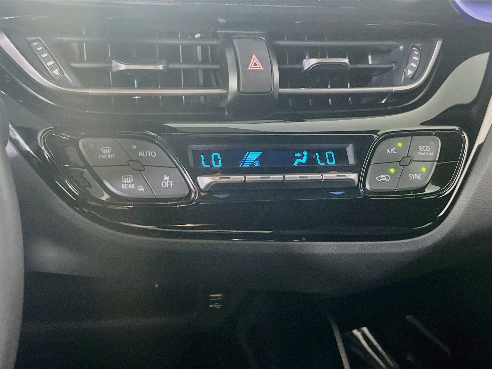 Used 2021 Toyota C-HR XLE FWD image 15