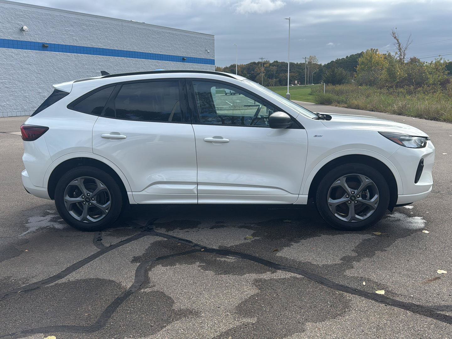 Used 2024 Ford Escape ST-Line w/ Tech Pack #1 AWD/4WD image 6
