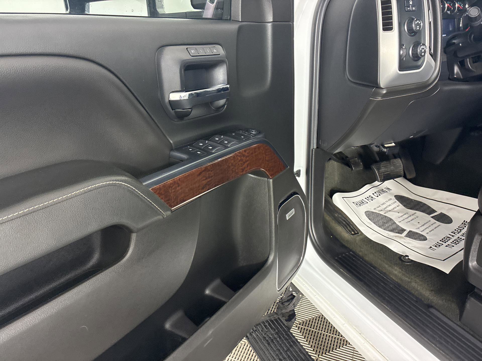 Used 2018 GMC Sierra 2500 SLT w/ Duramax Plus Package image 14