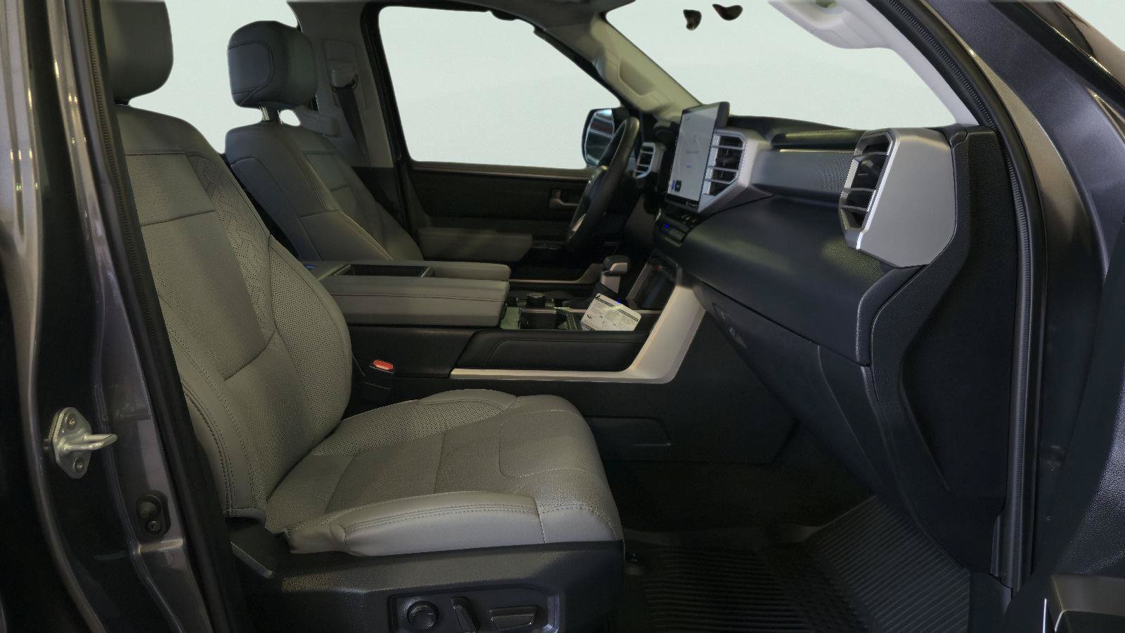 Used 2023 Toyota Tundra Limited AWD/4WD image 22