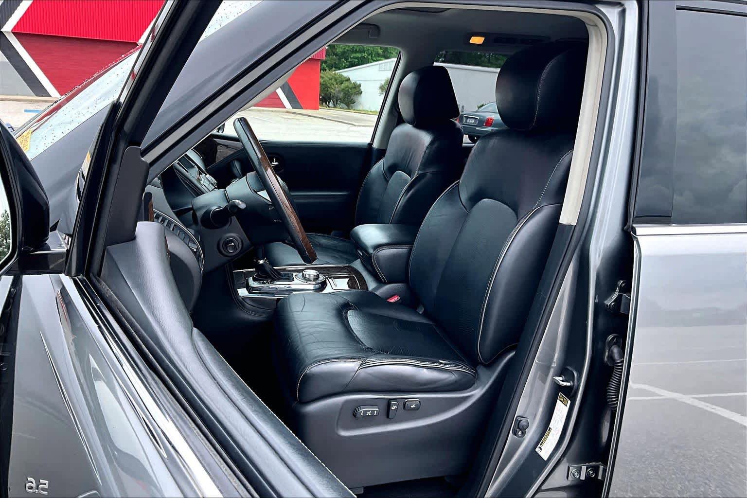Used 2015 INFINITI QX80 4WD w/ Theater Package image 8