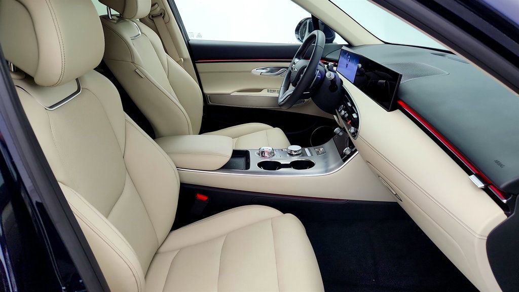 Used 2026 Genesis GV70 2.5T Select image 25