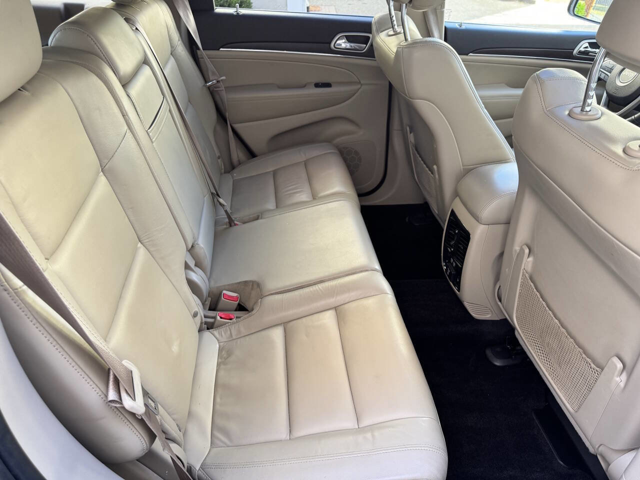 Used 2018 Jeep Grand Cherokee Limited image 19