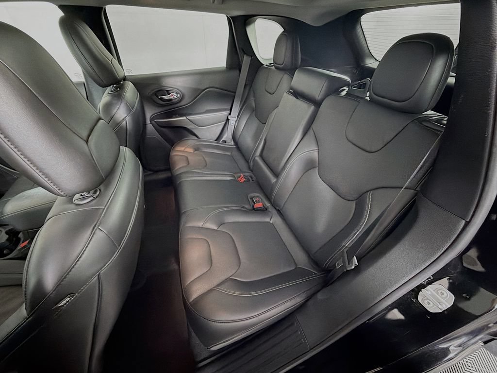 Used 2020 Jeep Cherokee Limited AWD/4WD image 25